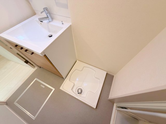 その他設備　嬉しい室内洗濯機置場。これで洗濯機も長持ちしますね。