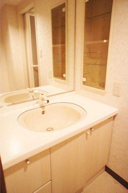 洗面設備　図面と現状に相違がある場合には現状を優先．．．