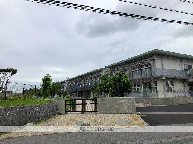 小学校　成田市立美郷台小学校（小学校）まで332m
