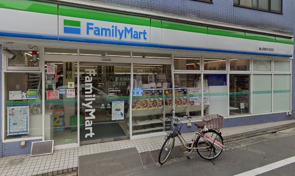 コンビニ　ファミリーマート 亀山西新井本町店（コンビニ）まで396m