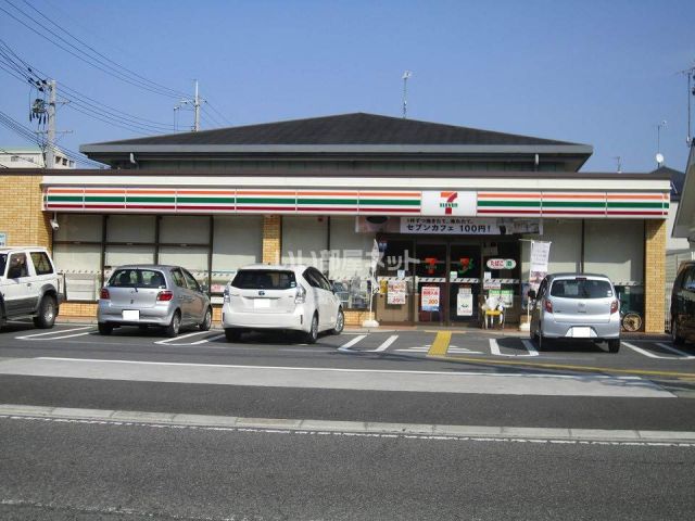 コンビニ　セブンイレブン 近江八幡駅南店（コンビニ）まで730m