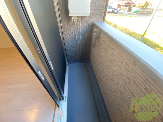 バルコニー　バルコニーです。洗濯物が干しやすいですね。