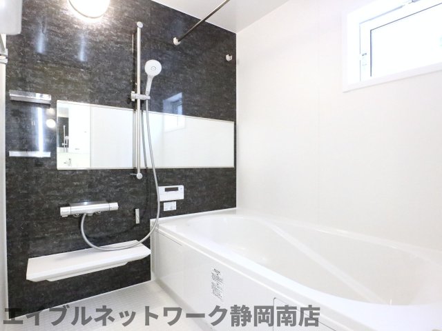 バス・シャワールーム　日々の疲れを癒すお風呂付です