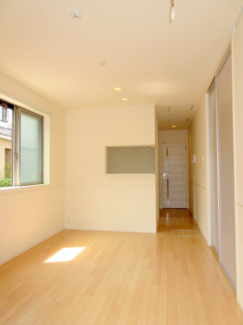 居室・リビング　★広々１０.５帖ダイニングキッチン★