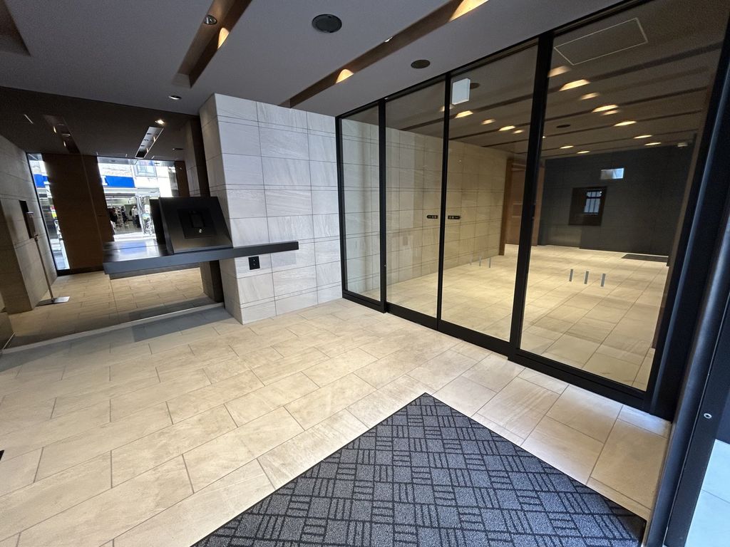 エントランス　エントランス