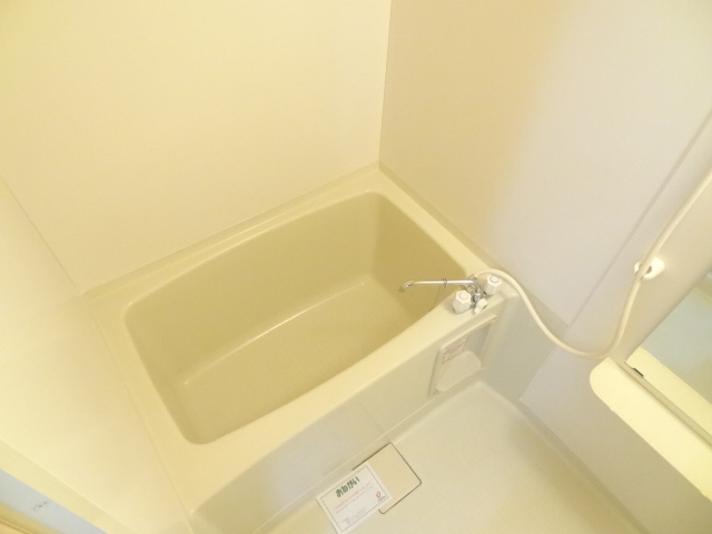 バス・シャワールーム　シャワー