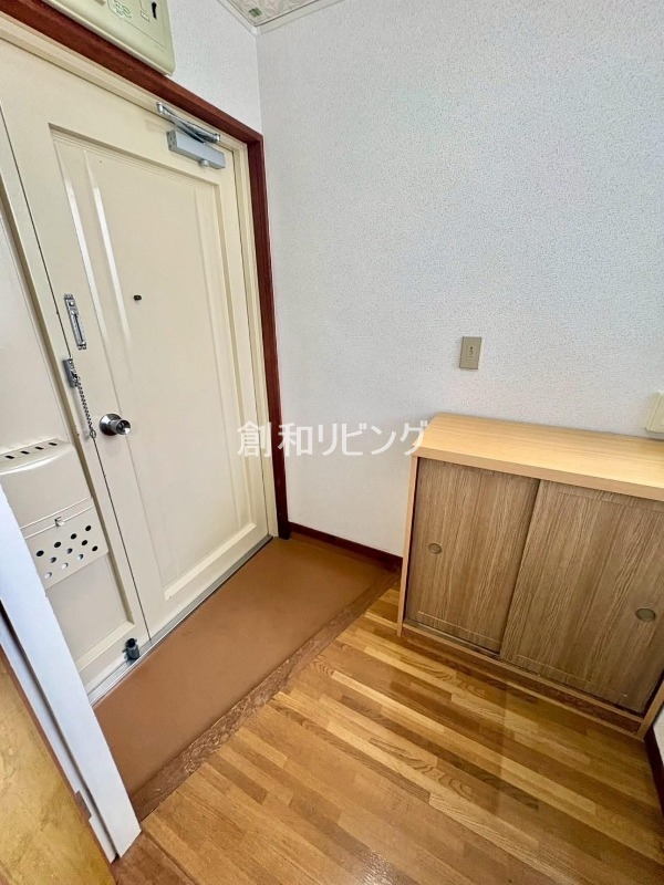 玄関　同タイプ室内