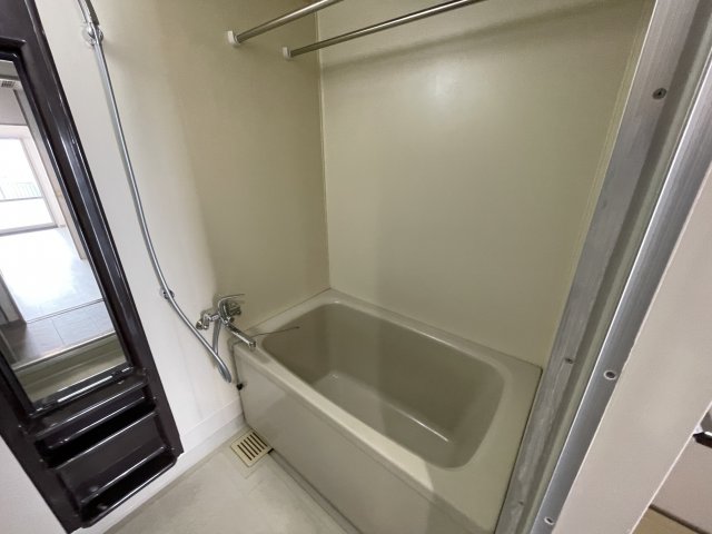 バス・シャワールーム　(参考)同マンション同間取り他部屋の写真