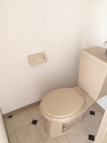 トイレ　落ち着いたトイレです