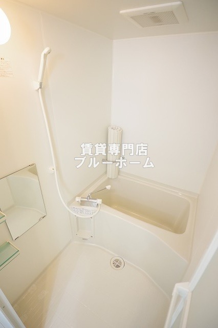 バス・シャワールーム　鏡のあるお風呂！