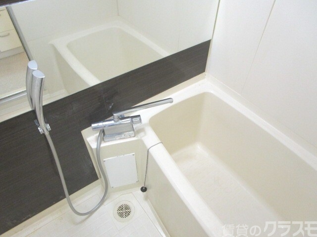 バス・シャワールーム　一日のお疲れをお取りください。