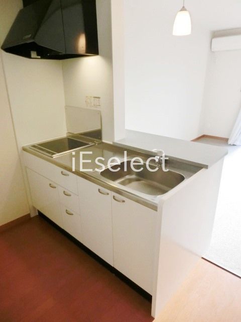 キッチン　お部屋を見渡せるカウンターキッチン。