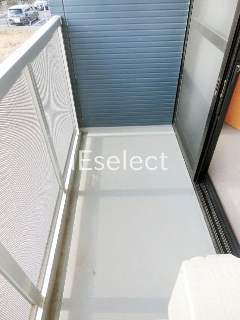 バルコニー　洗濯物も干せますね。