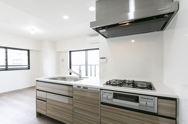 キッチン　周りを見渡しながら調理のできるカウンターキッチンです♪