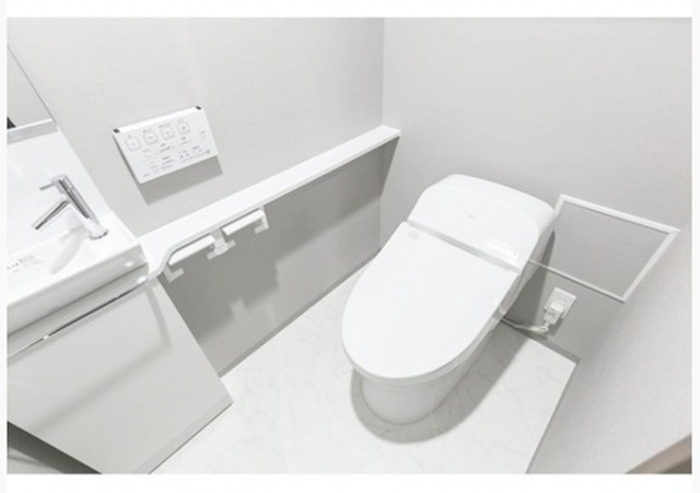 トイレ　嬉しい温水洗浄便座♪