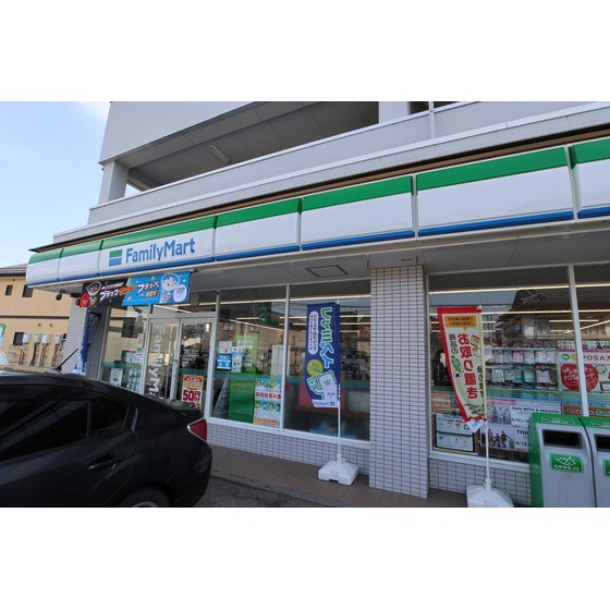 コンビニ　ファミリーマート松本島高松店（コンビニ）まで567m