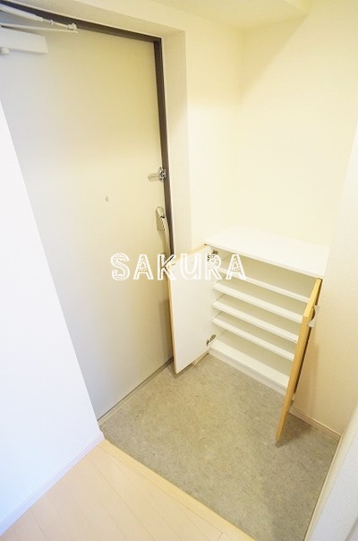 玄関　シューズボックス付きの玄関です♪