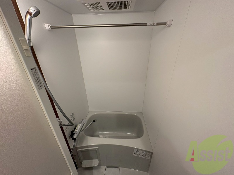 バス・シャワールーム　浴槽が広いので日々の疲れも癒されますね。