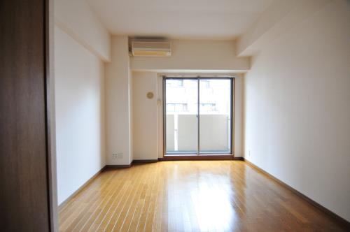 居室・リビング　※別部屋の参考写真です。