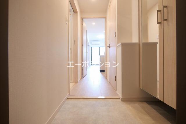 玄関　スプランディッド難波キャトル