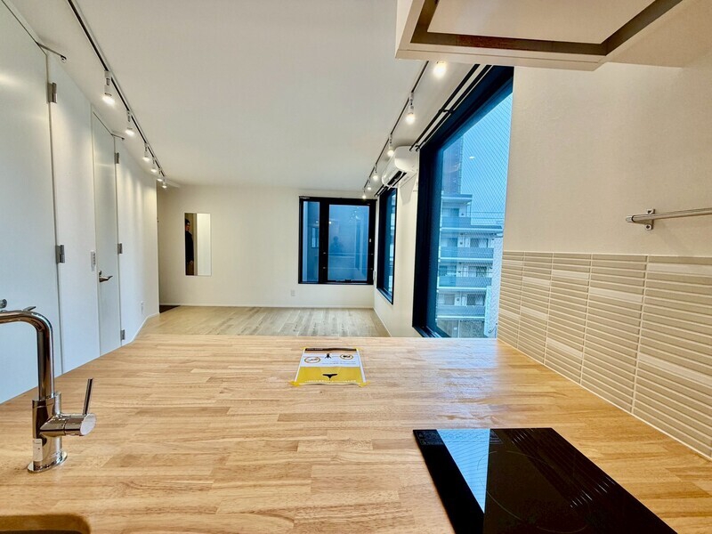 その他部屋・スペース　使い勝手のいい作業スペース　※３０２号室の写真です