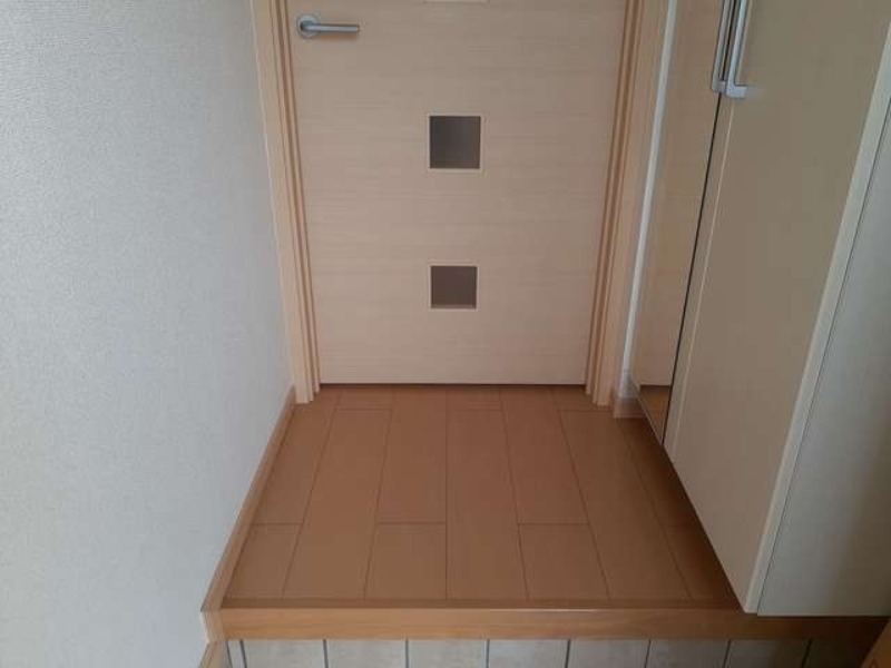 玄関　図面と現状に相違がある場合には現状を優先