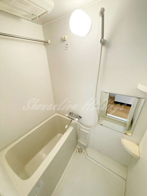 バス・シャワールーム　清潔感のあるお風呂です♪