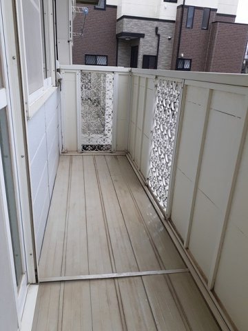 バルコニー　陽当たり良好なバルコニーです
