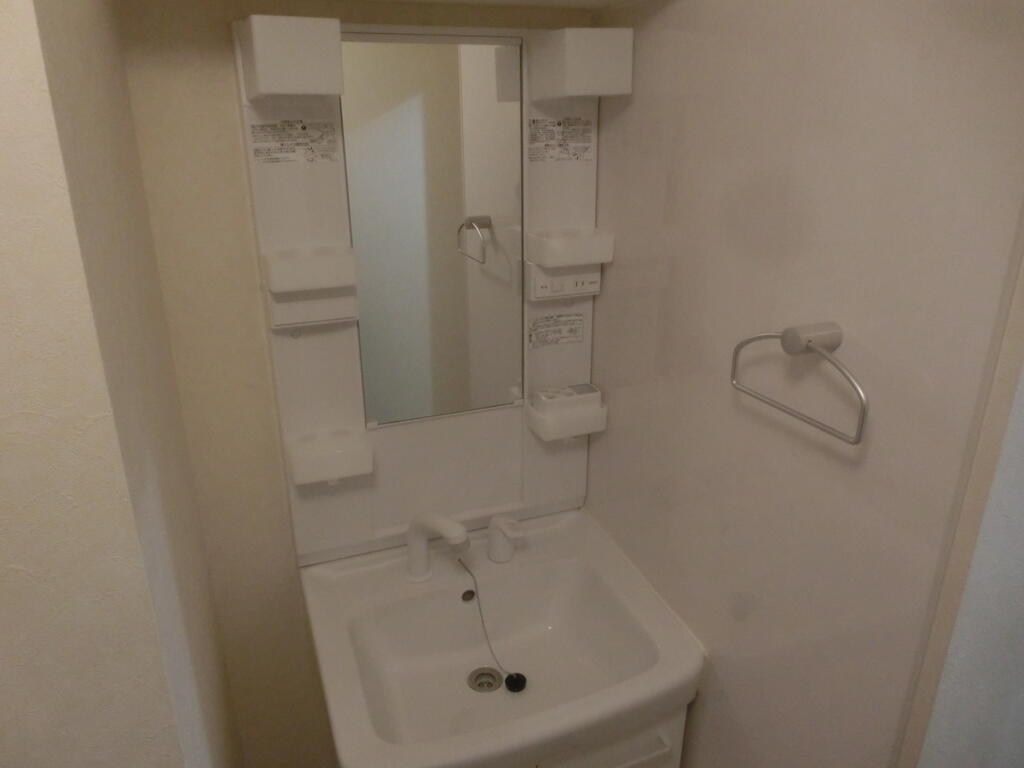 洗面設備　シャワー付洗面台