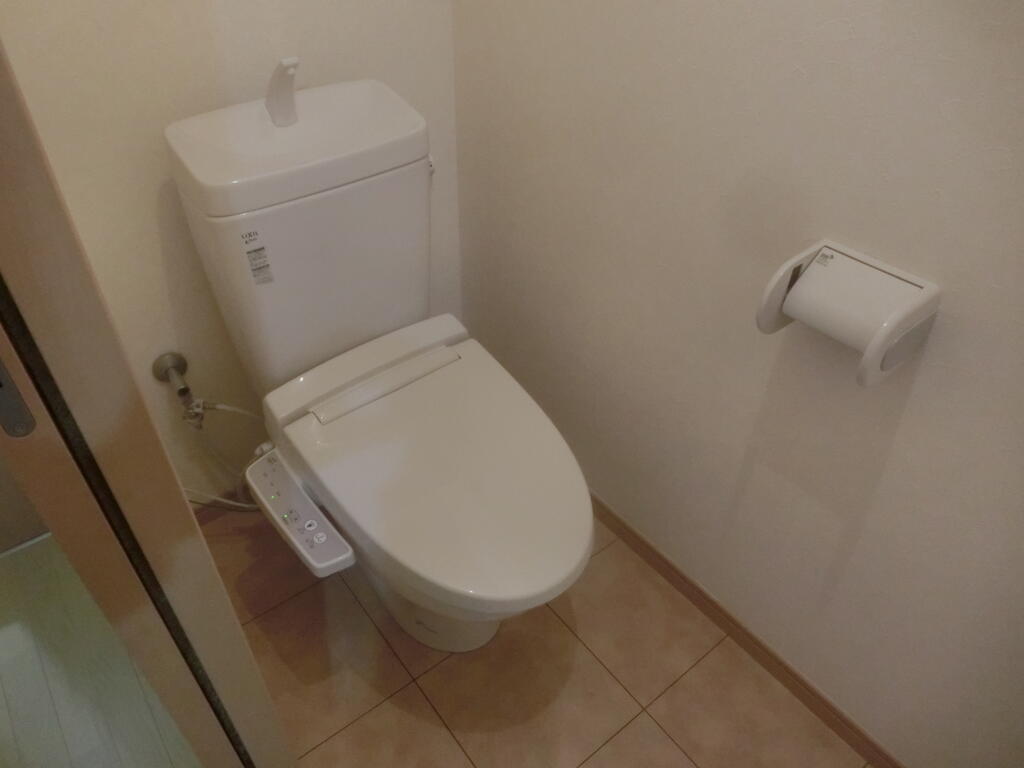 トイレ　温水洗浄便座