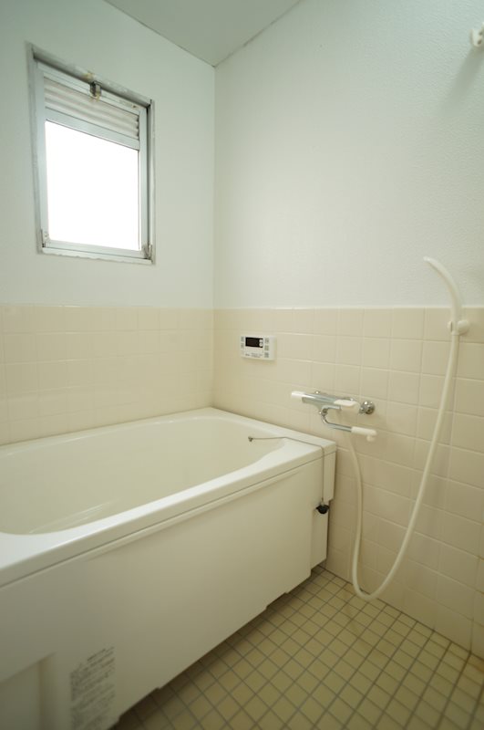 バス・シャワールーム　※同タイプ別号室の参考写真です