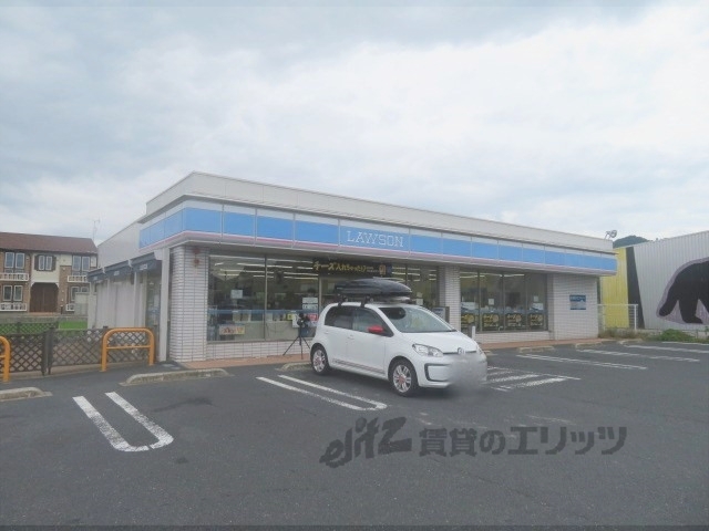 コンビニ　ローソン大宮町周枳店（コンビニ）まで600m