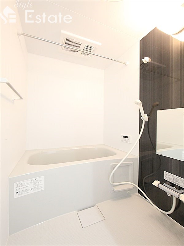 バス・シャワールーム　バスルーム