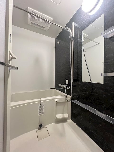 バス・シャワールーム　バスルーム