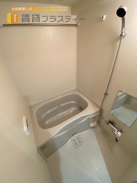 バス・シャワールーム　１日の疲れをバスルームでゆっくりと…。