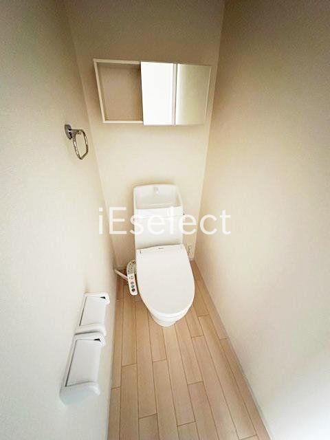 トイレ　温水洗浄便座付きのトイレ