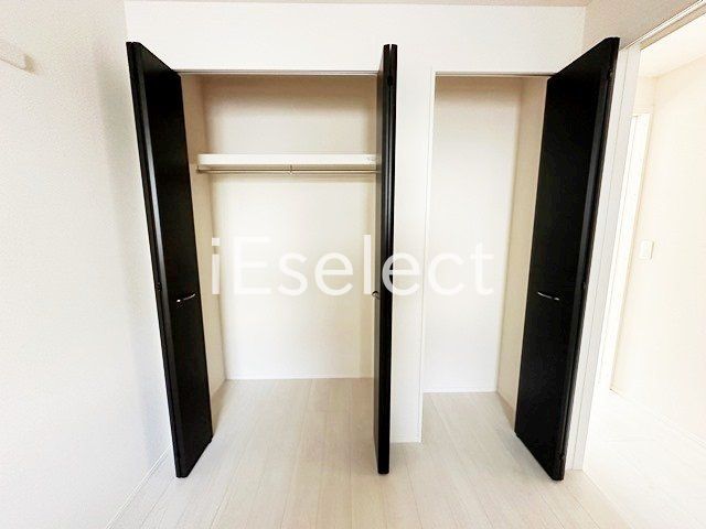 収納　長いコートもかけられるクローゼット