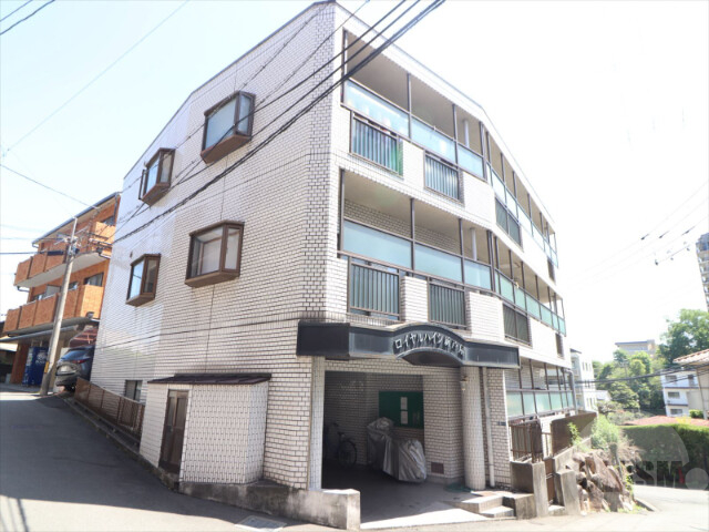 建物外観　鉄筋コンクリート造の物件です