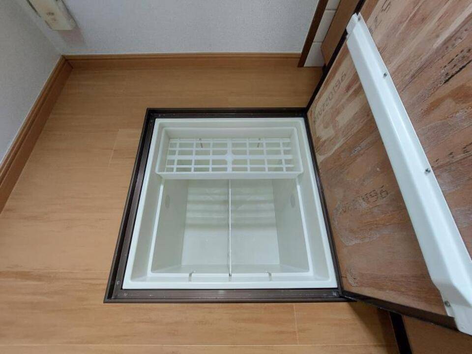 収納　床下収納