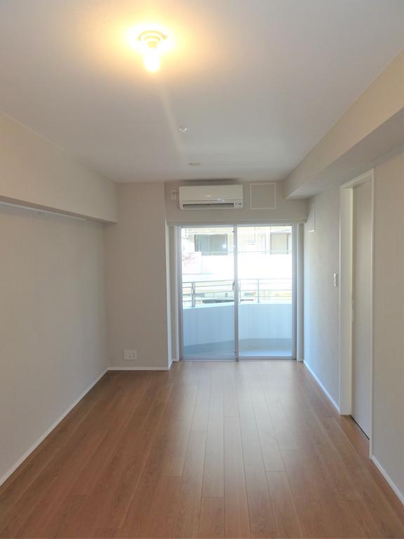 居室・リビング　同マンション別室・参考写真です