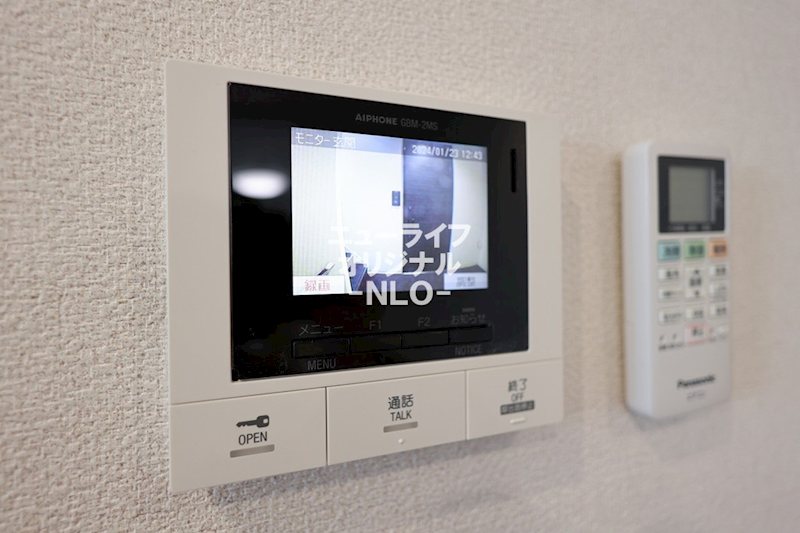 セキュリティ　室内モニターから事前に訪問者を確認できるので安心☆