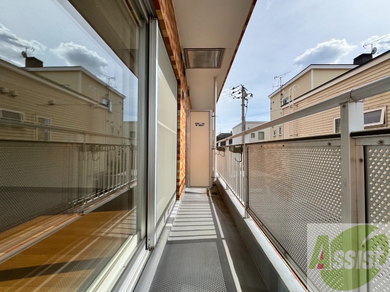 バルコニー　バルコニーです。洗濯物を干したり一息ついたりできますね！