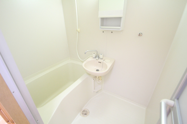 バス・シャワールーム　※別室の参考写真の為、現況優先です。