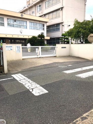 小学校　財田小学校（小学校）まで660m