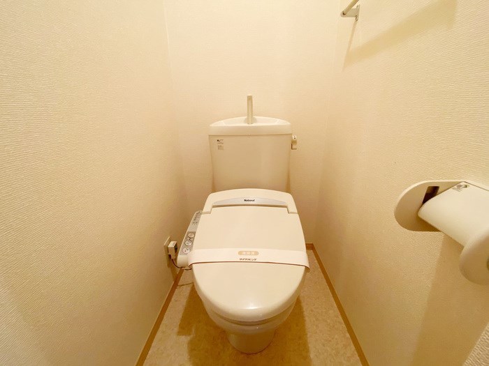 トイレ　反転タイプの部屋の写真です