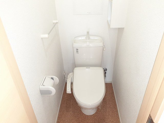 トイレ　清潔感のあるトイレです