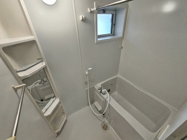 バス・シャワールーム　追焚き機能付き