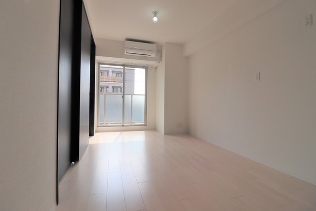 居室・リビング　２０３号室の写真です