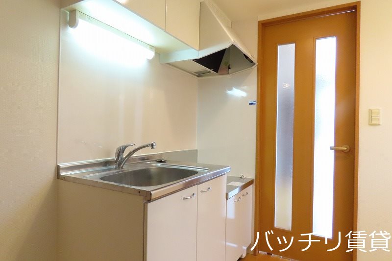 キッチン　画像は同シリーズタイプの為、参考写真になります。