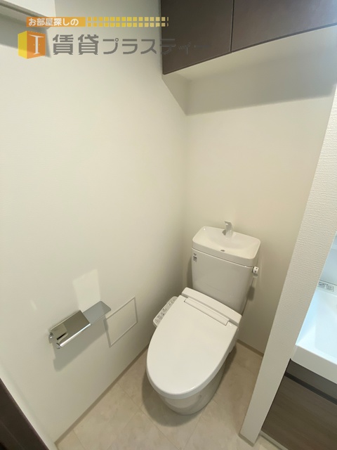 トイレ　温水洗浄便座付き。